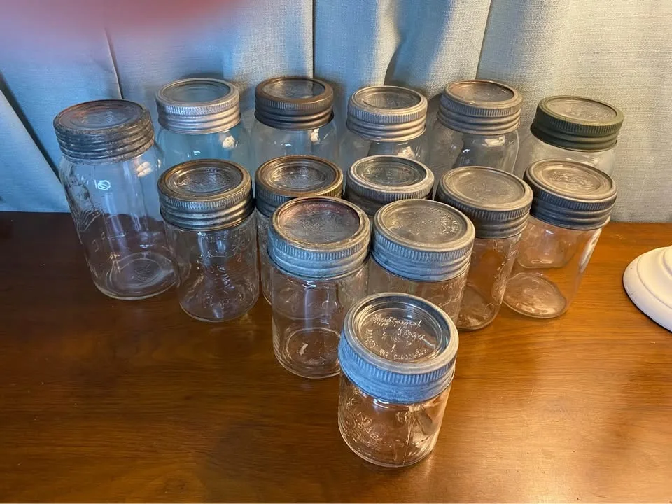 Vintage CROWN Glass Canning Jars with Metal Lids image indicator(5)