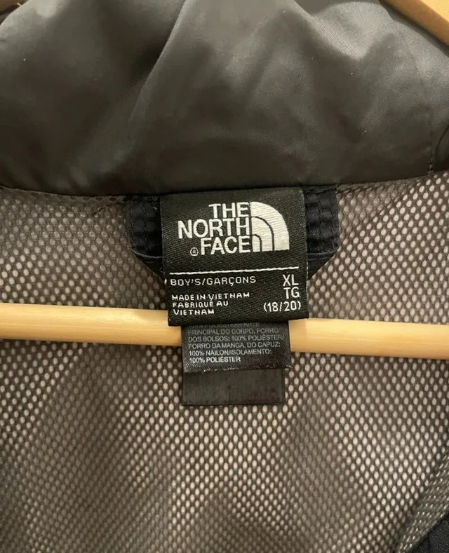 The North Face Boys' Black Jacket Size XL image indicator(2)