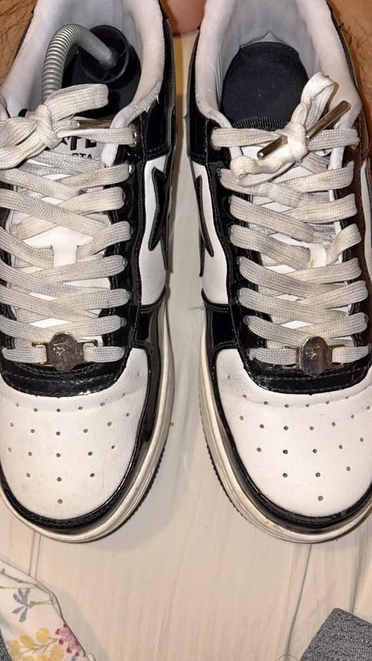 Black and white bapestas