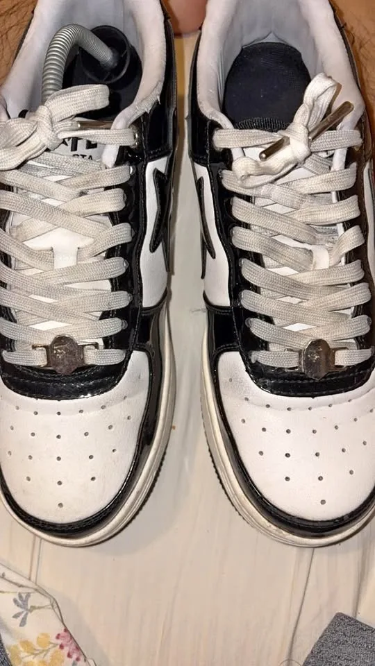 Black and white bapestas