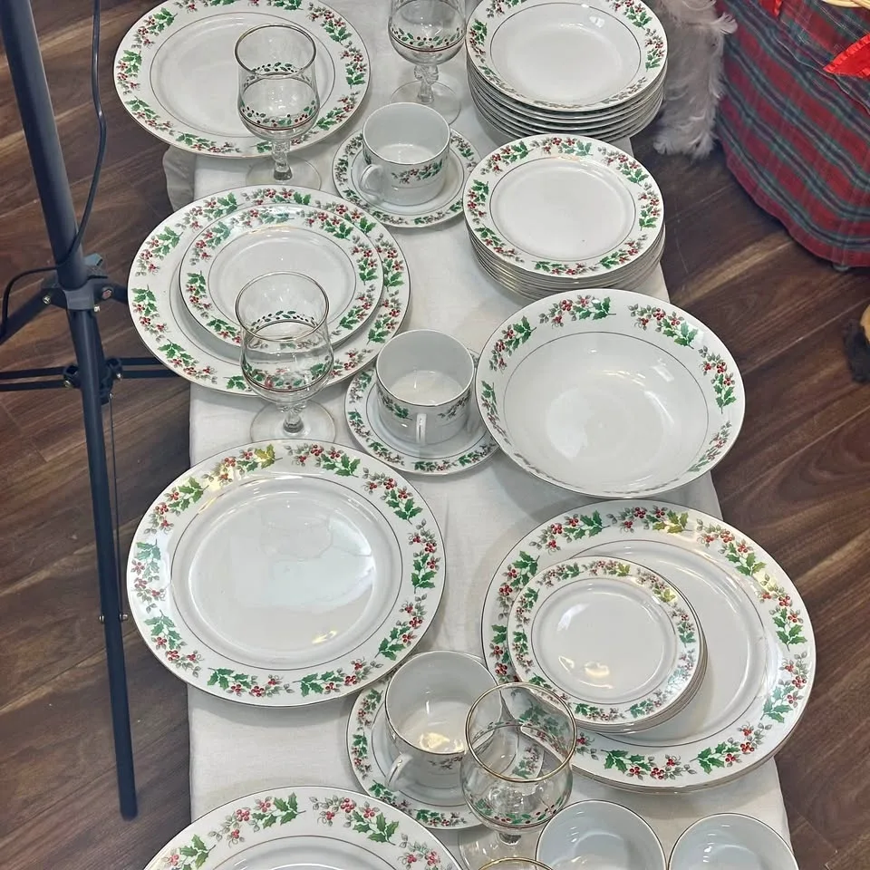 Complete Christmas china set with mistletoes and cranberries