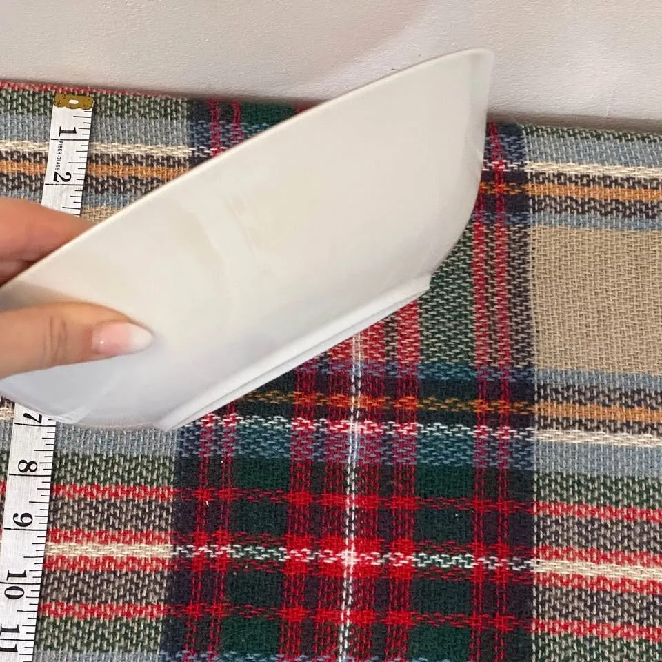 Complete Christmas china set with mistletoes and cranberries image indicator(7)