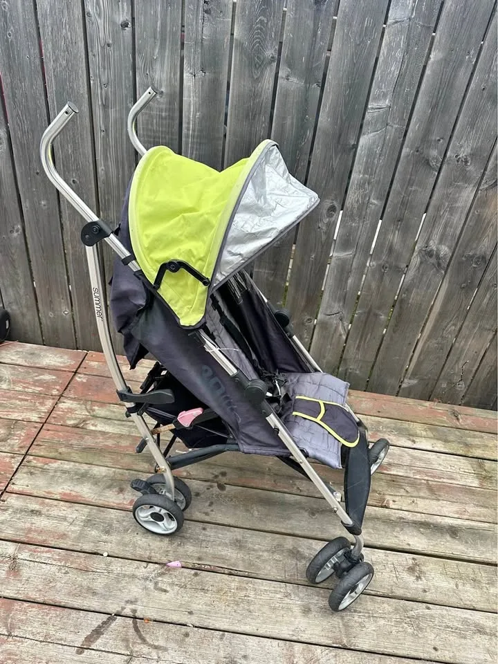 Single umbrella stroller