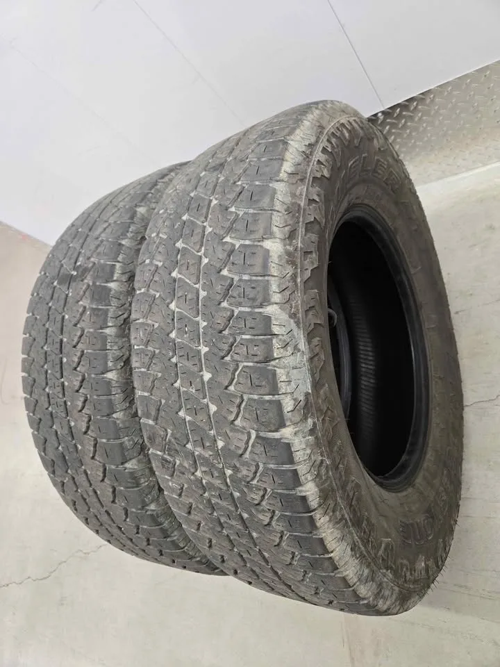 Bridgestone Dueler A/T Tires- 265/70R17 image indicator(2)