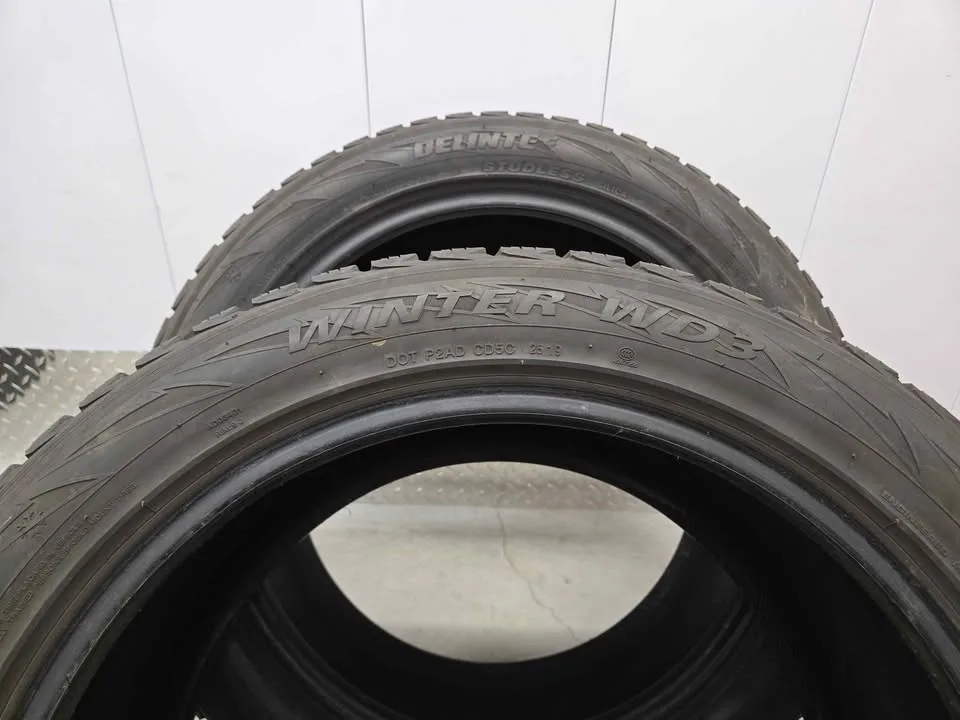 Winter Tire Set- 275/45R20 image indicator(9)