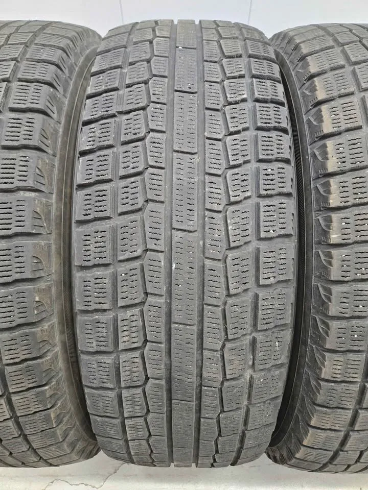Yokohama Ice Guard Winter Tires- 225/60R17 image indicator(4)