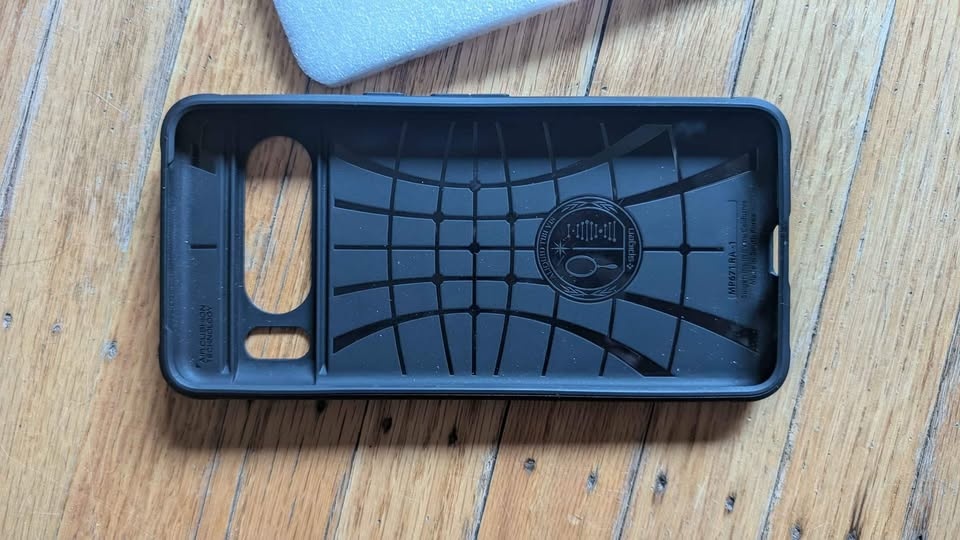 Spigen phone case for Galaxy Pixel 8 Pro - photo 3