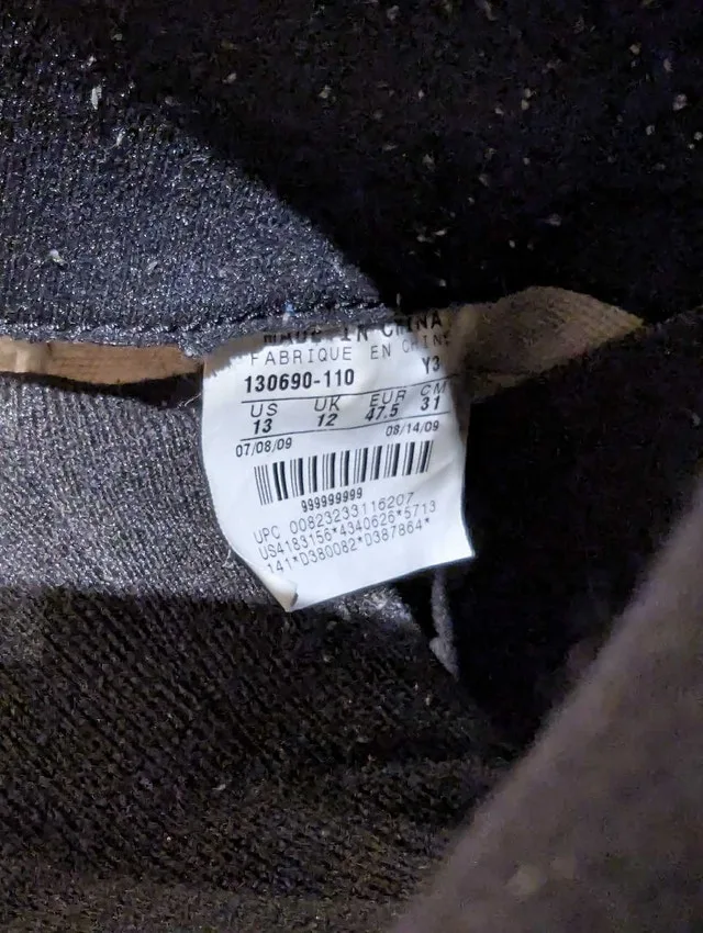 Retro 2009 Cherry Air Jordan 12s Size 13 image indicator(2)