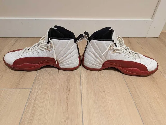 Retro 2009 Cherry Air Jordan 12s Size 13 image indicator(9)