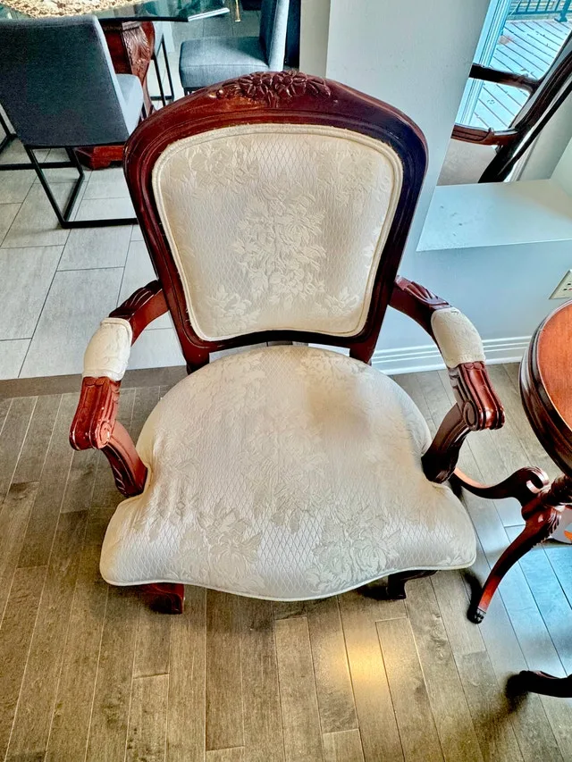 Queen Ann Accent Chairs - Like New image indicator(4)