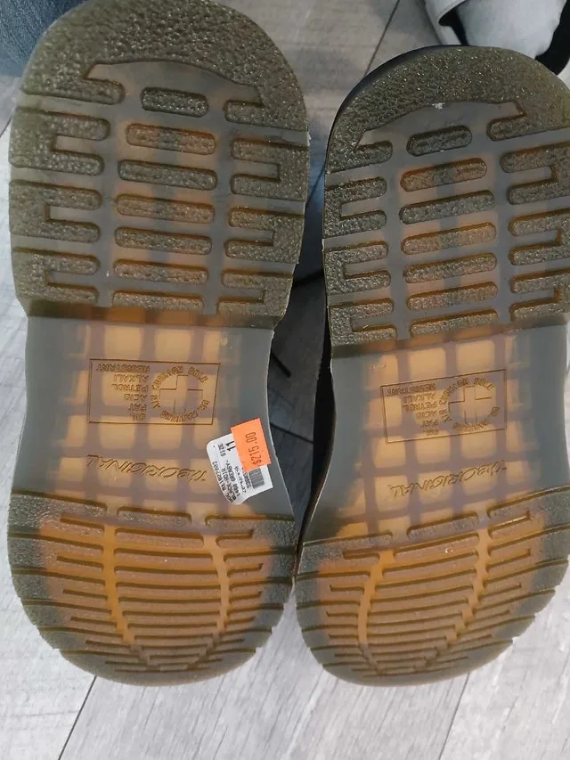 Dr. Martens mens size 11 ,new image indicator(4)