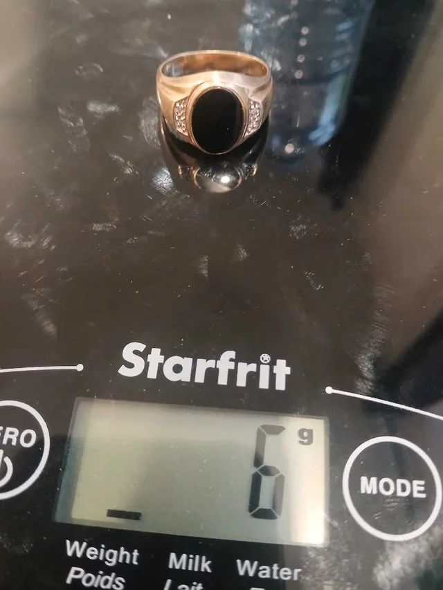 10k gold ring with onyx and diamonds image indicator(3)