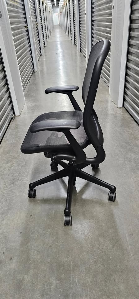 Knoll Chadwick Chair – Black Mesh / Black Frame - Used 2 Chairs - photo 2