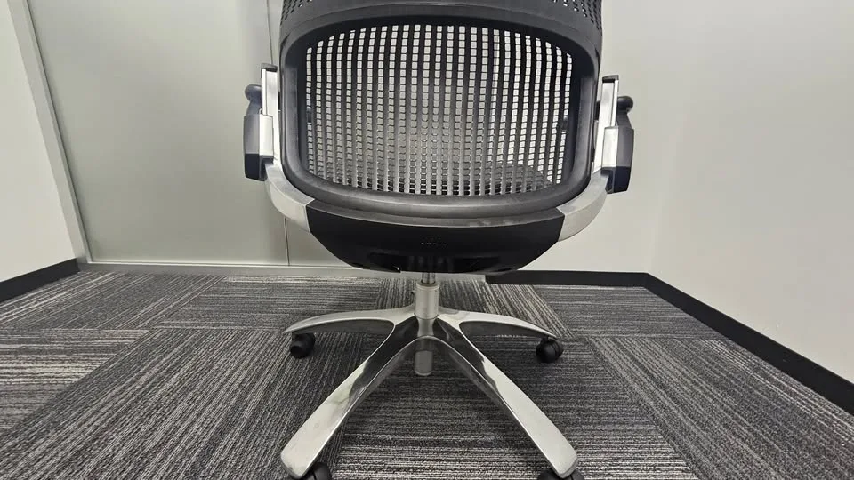 Generation Chair by Knoll Herman Miller - 8 Chairs image indicator(2)