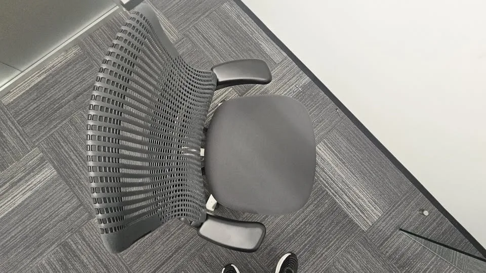 Generation Chair by Knoll Herman Miller - 8 Chairs image indicator(4)