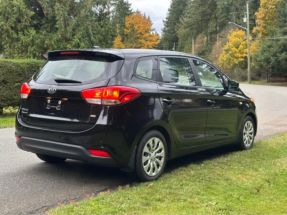 2015 Kia Rondo image indicator(4)