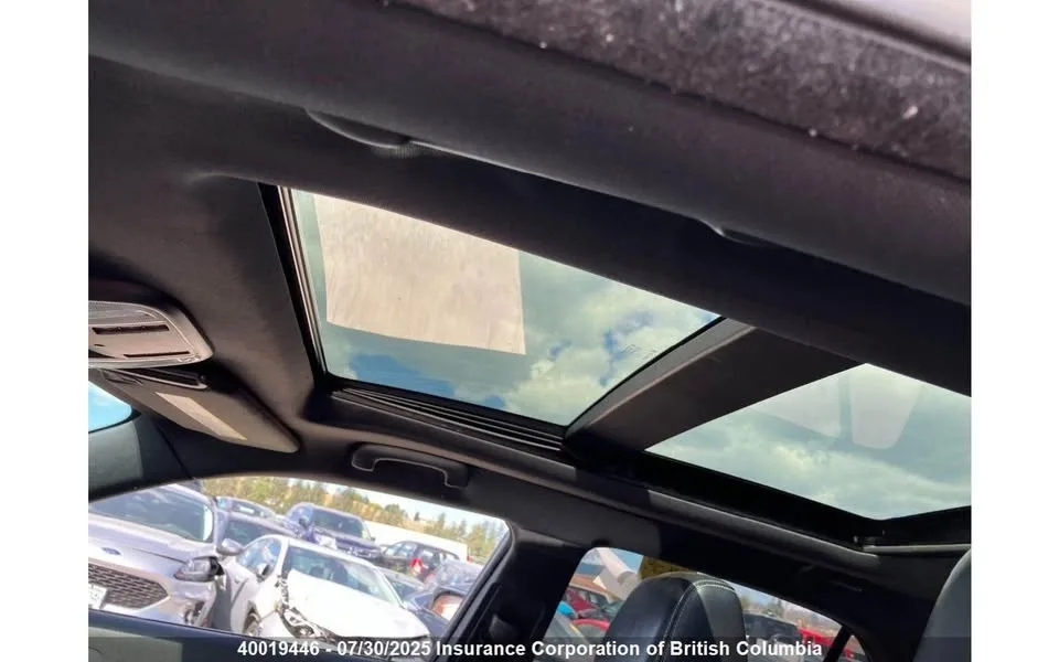 2013 Chrysler 300 image indicator(7)