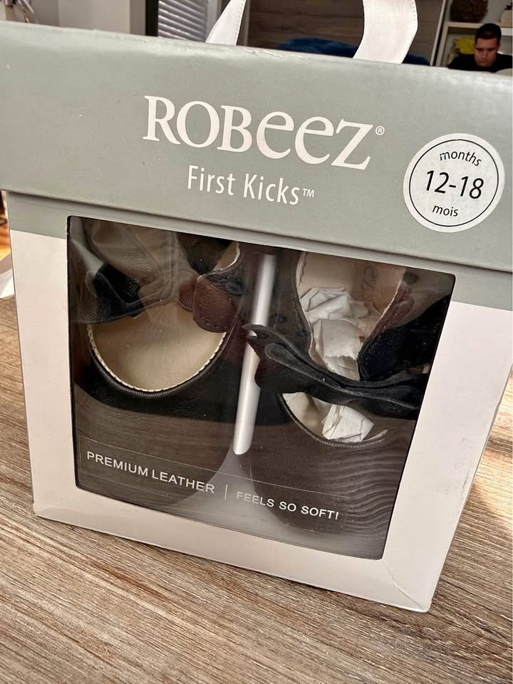 Robeez baby girl leather shoes