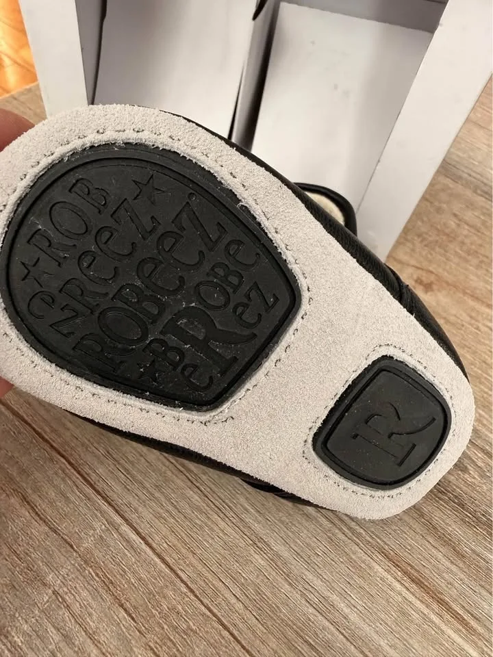 Robeez baby girl leather shoes image indicator(2)