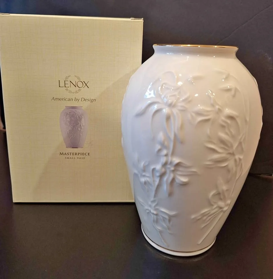 Lenox Masterpiece vase new in box 7.25"h
