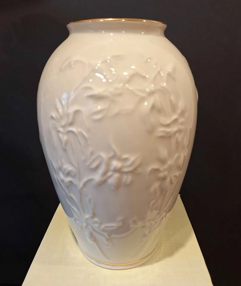 Lenox Masterpiece vase new in box 7.25"h image indicator(4)