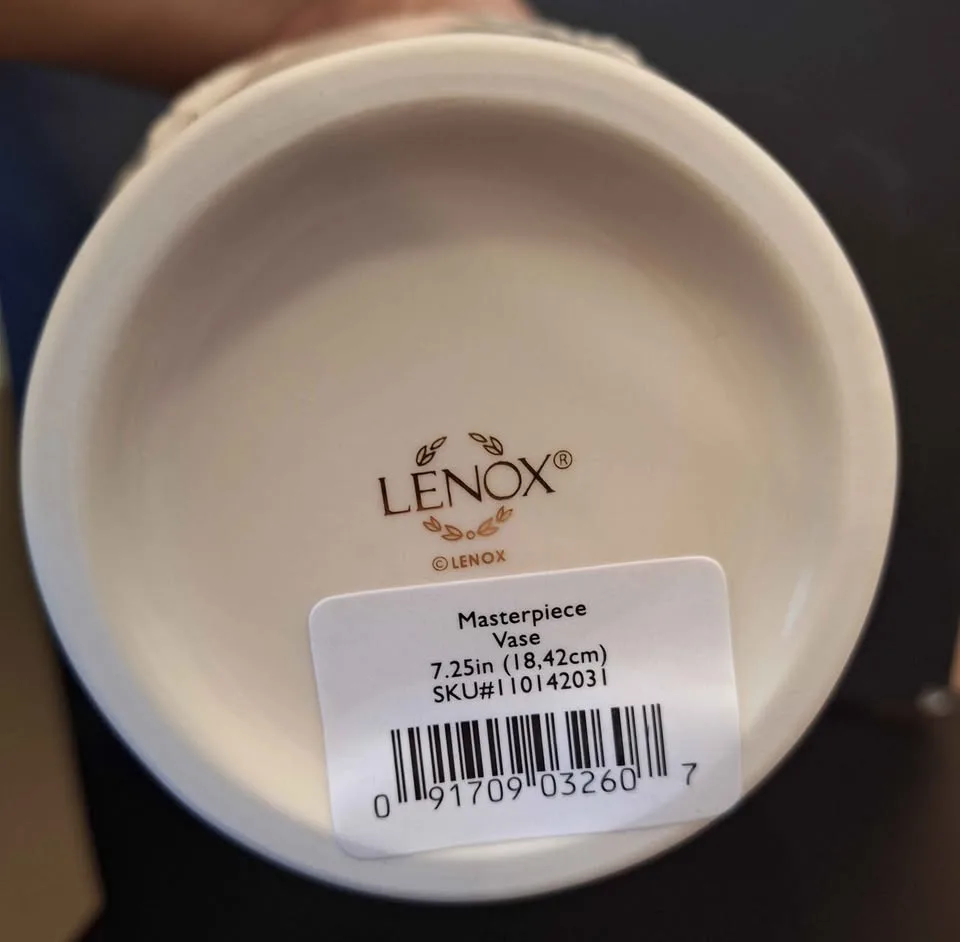 Lenox Masterpiece vase new in box 7.25"h image indicator(6)