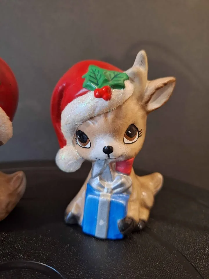 Set of 2 Vintage Ceramic Christmas Reindeer image indicator(4)