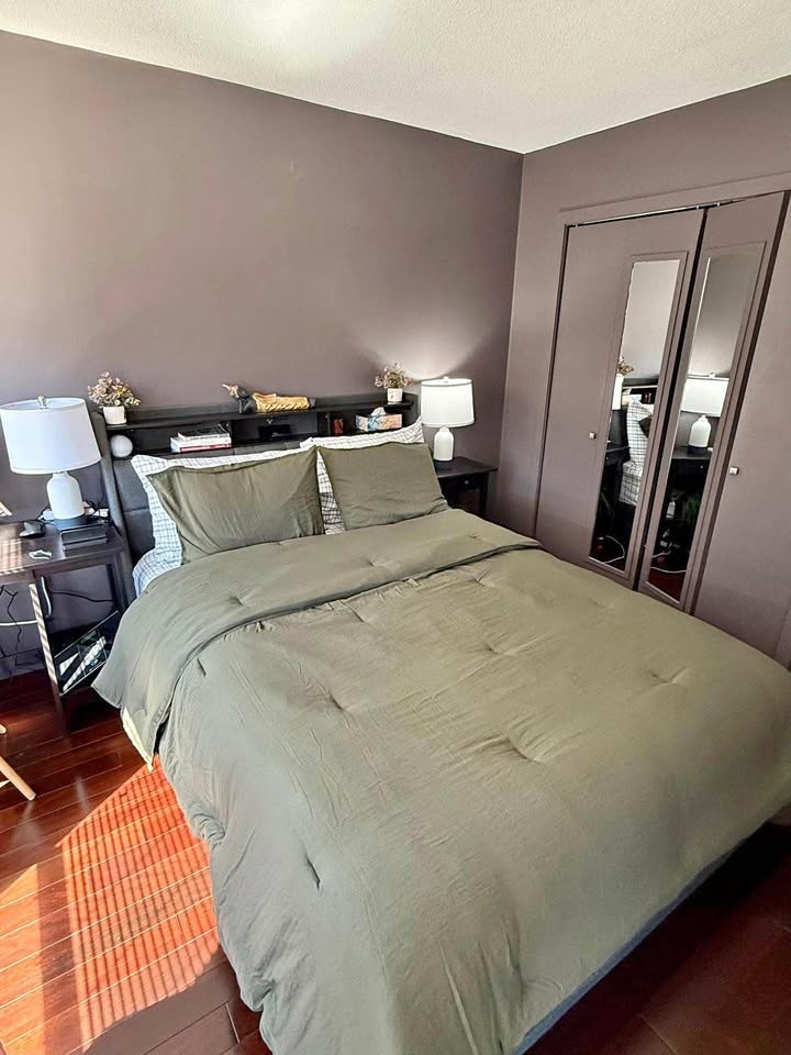 Bed with sleep country mattress