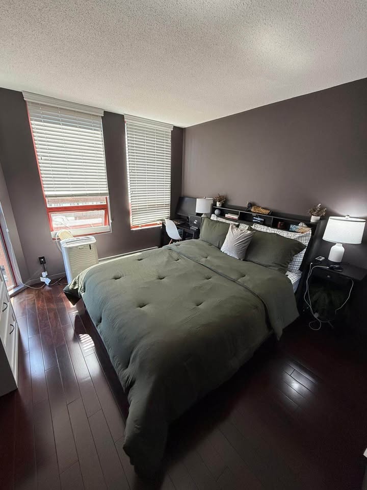 Bed with sleep country mattress - photo 2