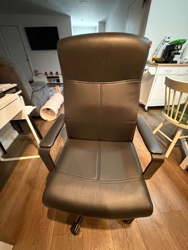 Escritorio con silla - photo 2