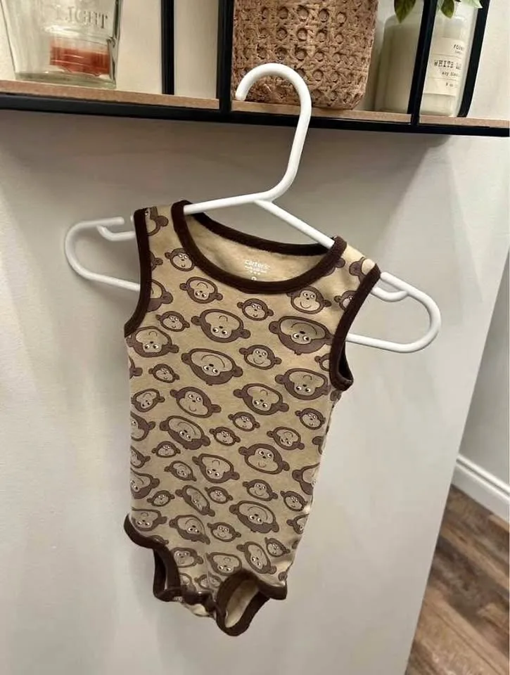 Monkeys Boys bodysuit size 9-12 months