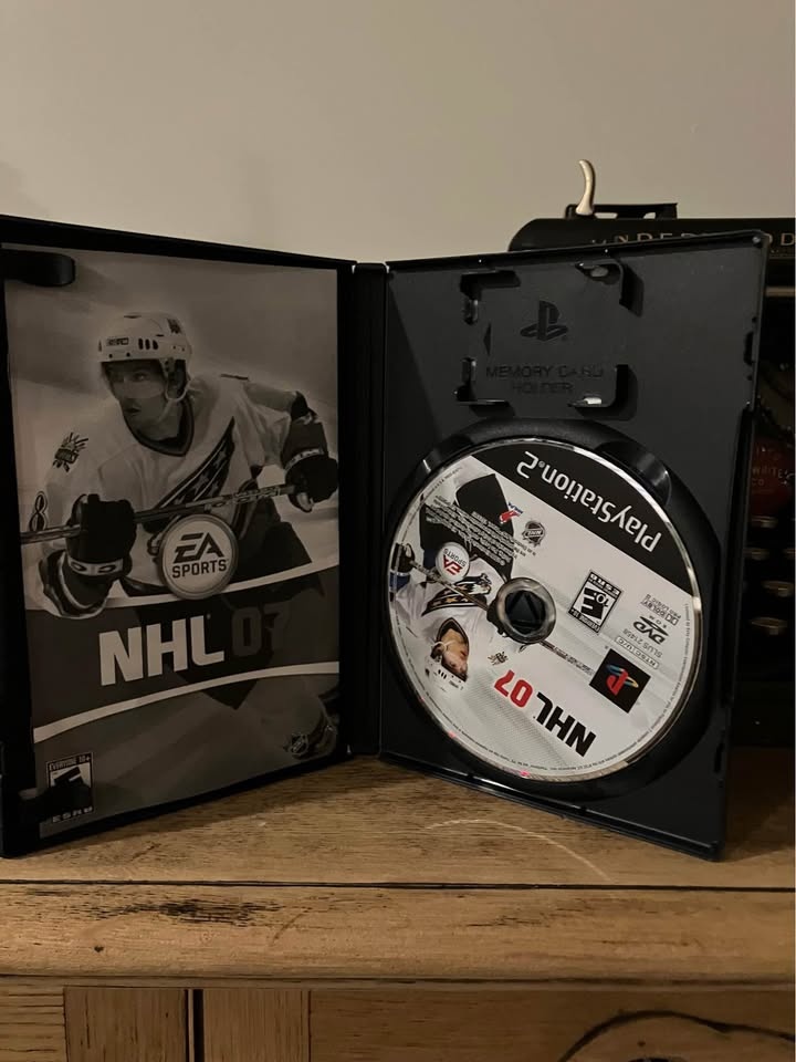 NHL 07 PlayStation 2 - photo 2