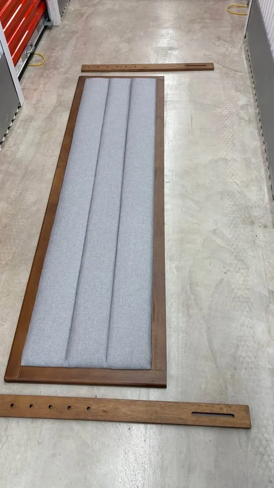 King headboard panel with support bars image indicator(2)