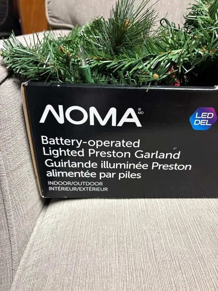 Christmas Garland with Battery Operated Lights image indicator(2)