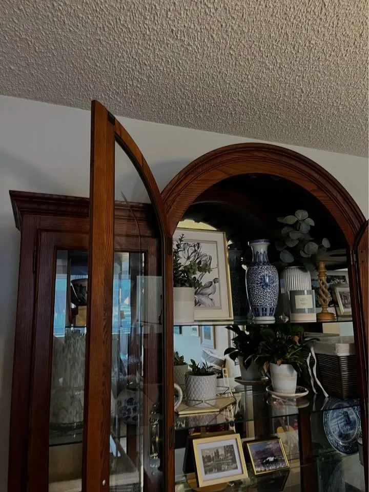 Solid Wood China Cabinet – PERFECT Condition image indicator(3)