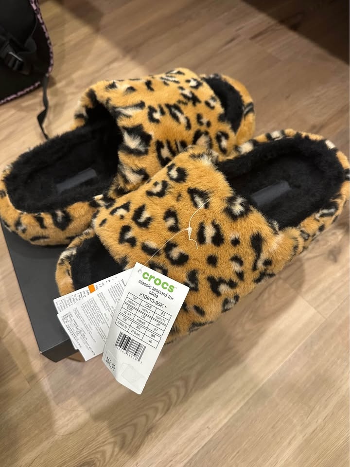 🔥BALENCI CROCS TYPE SLIDES BRAND NEW - photo 2