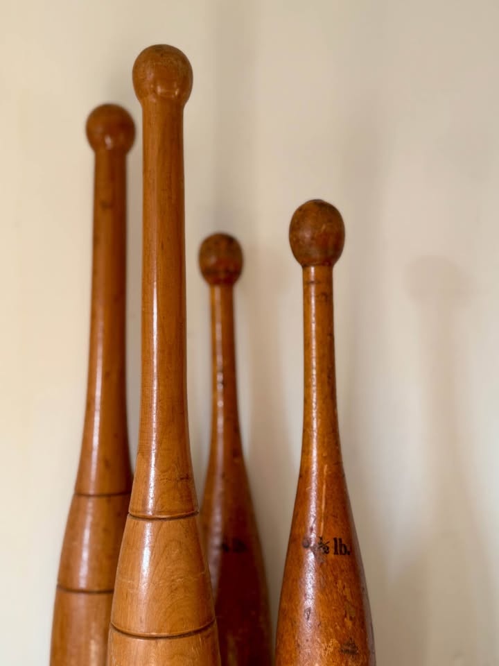 Set of 4 Wooden Vintage Indian Clubs - photo 3