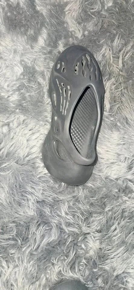 Yeezy Foam Rnnr