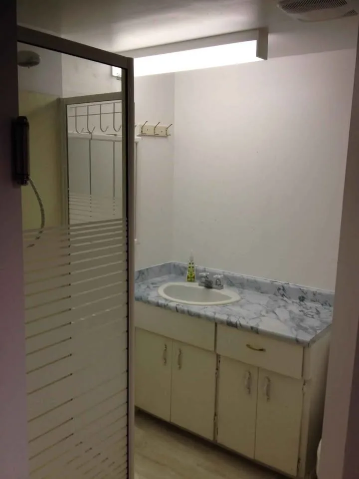 2 Beds 1 Bath - House image indicator(8)