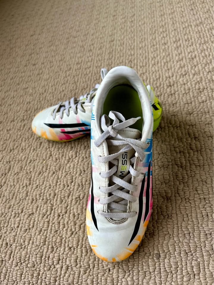 Adidas Messi Soccer kleats - photo 2