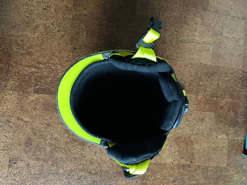 Ski helmet & matching goggles - photo 3