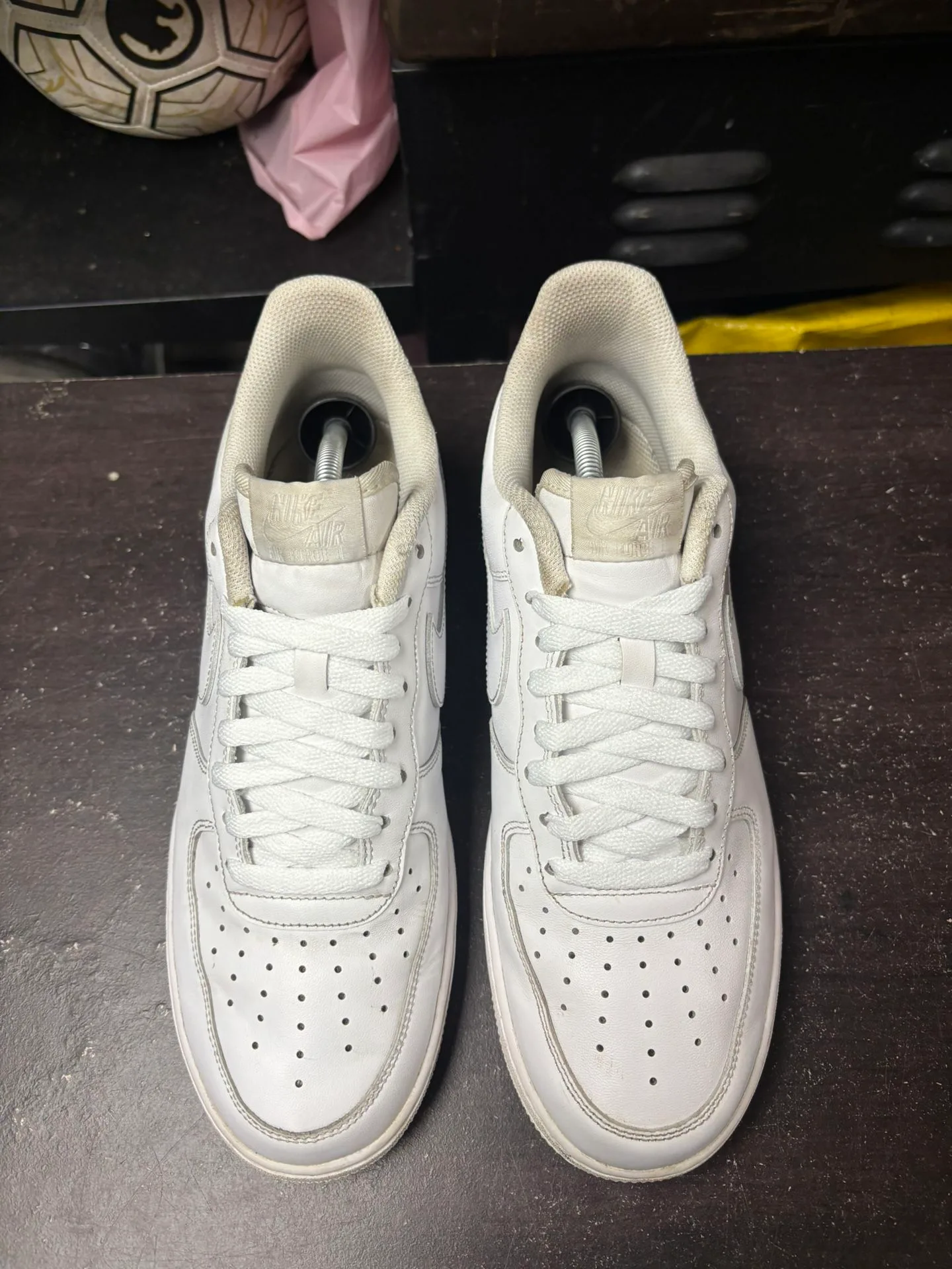 Air Force 1 Low Triple White image indicator(2)