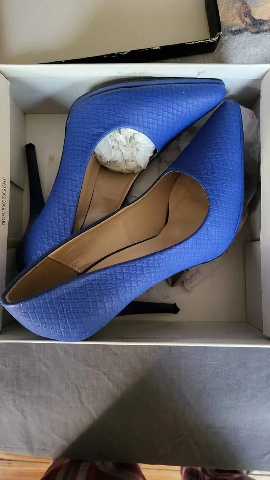 QUPID Rand Cobalt Blue Heels Size 9 image indicator(3)