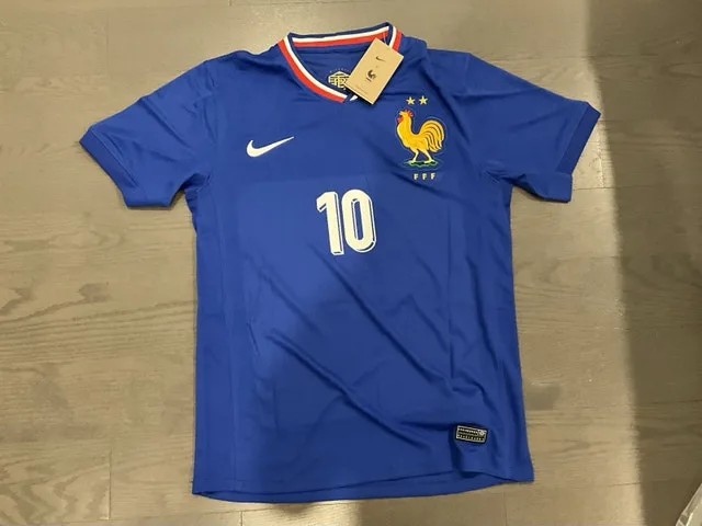 France Mbappe 10