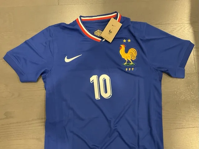 France Mbappe 10 image indicator(3)