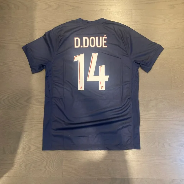 PSG home 25/26 d.doue image indicator(2)