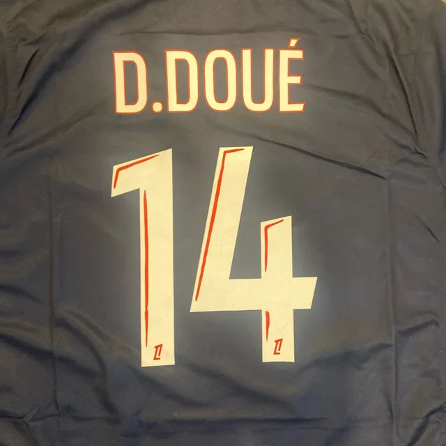 PSG home 25/26 d.doue image indicator(4)