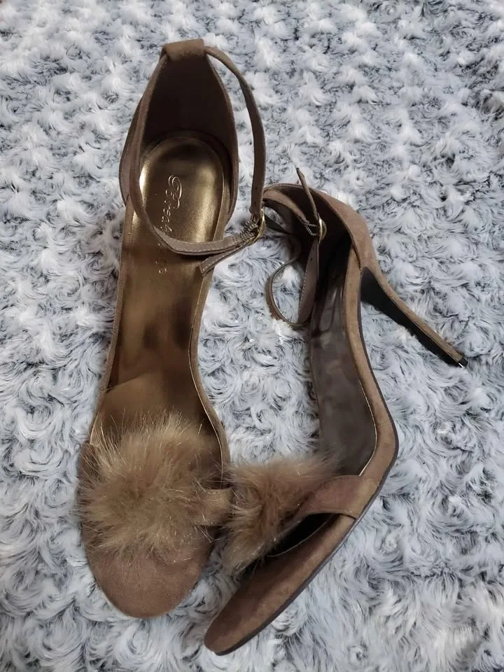 Olive Breckelles Heels Olive Size 11 BRAND NEW