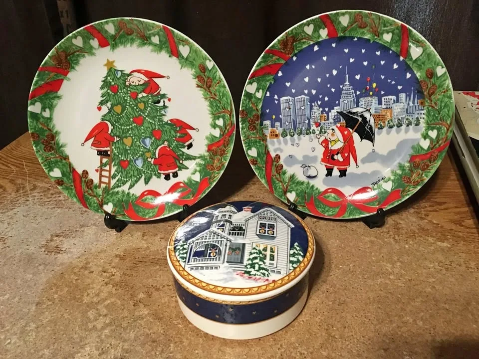 LOT OF 3 PLATES AND DISH 2X INTERPUR PORCELAIN CHRISTMAS PLATE