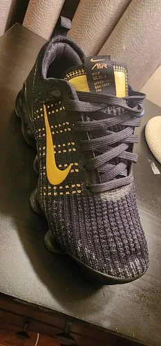 Nike Air VaporMax Flyknit 2 Metallic Gold